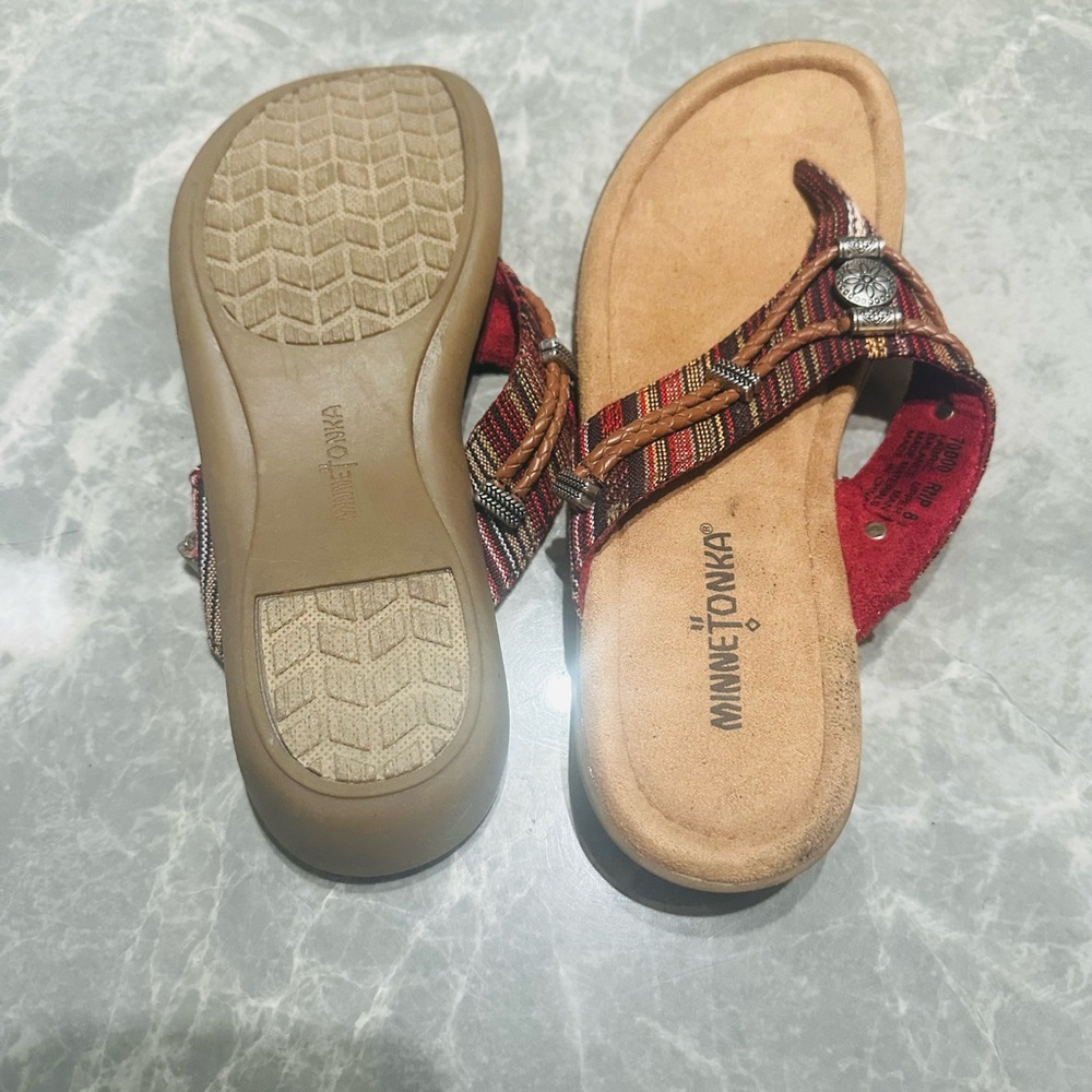 Minnetonka Women Silverthorn Red Leather Flip Flop Sandal Ladies 8M - Picture 3 of 4